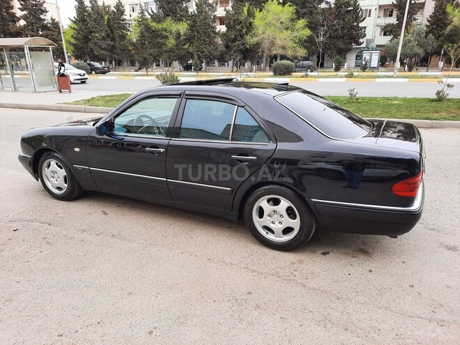 Mercedes E 240 1998, 328,000 km - 2.4 l - Sumqayıt