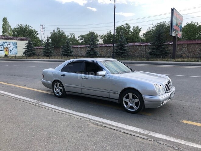 Mercedes E 240 1997, 250,000 km - 2.4 l - Qusar