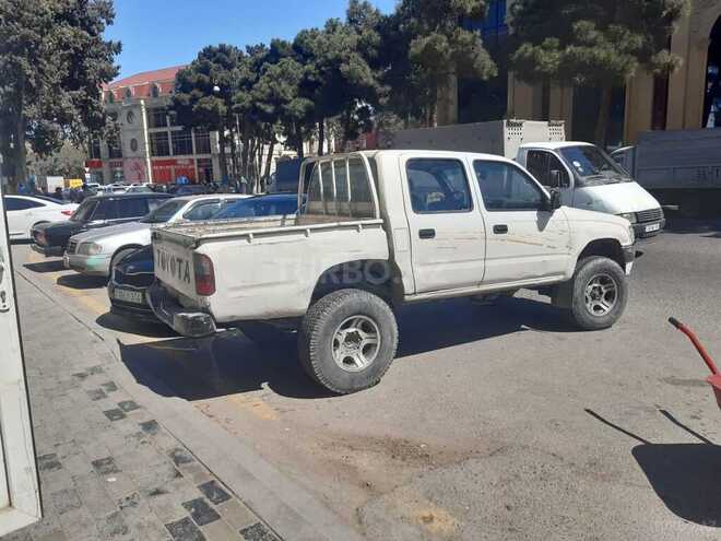 Toyota Hilux 2000, 350,000 km - 2.8 l - Bakı