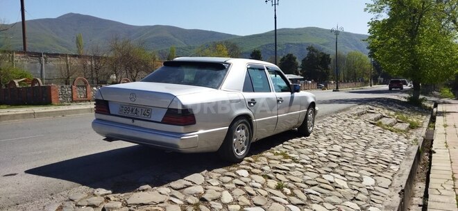 Mercedes E 290 1992, 220,000 km - 2.9 л - Şəki