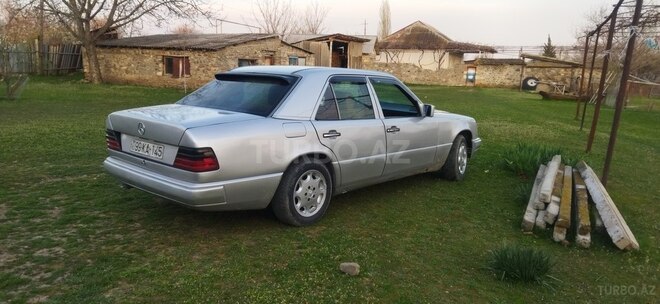 Mercedes E 290 1992, 220,000 km - 2.9 л - Şəki