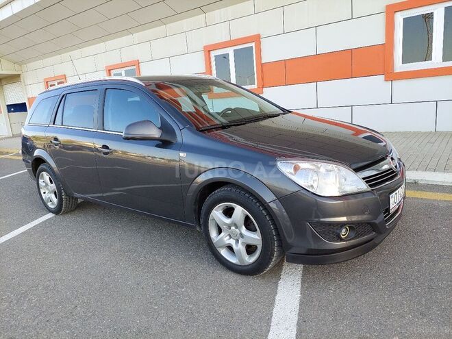 Opel Astra 2010, 157,000 km - 1.3 л - Bakı