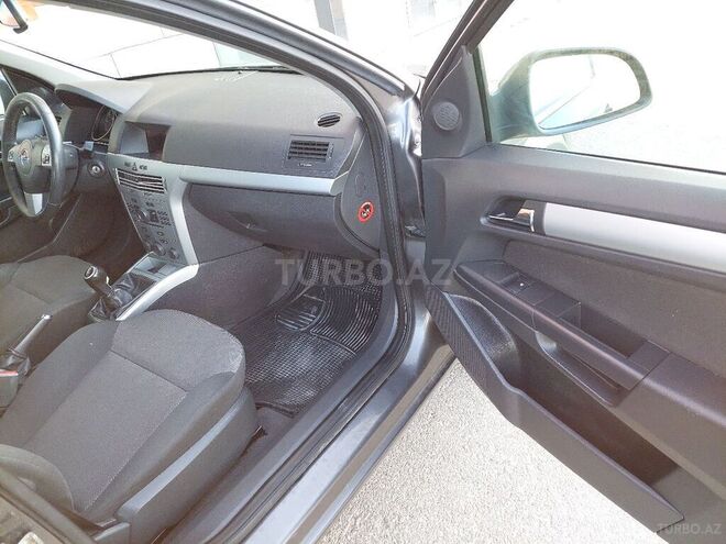 Opel Astra 2010, 157,000 km - 1.3 л - Bakı