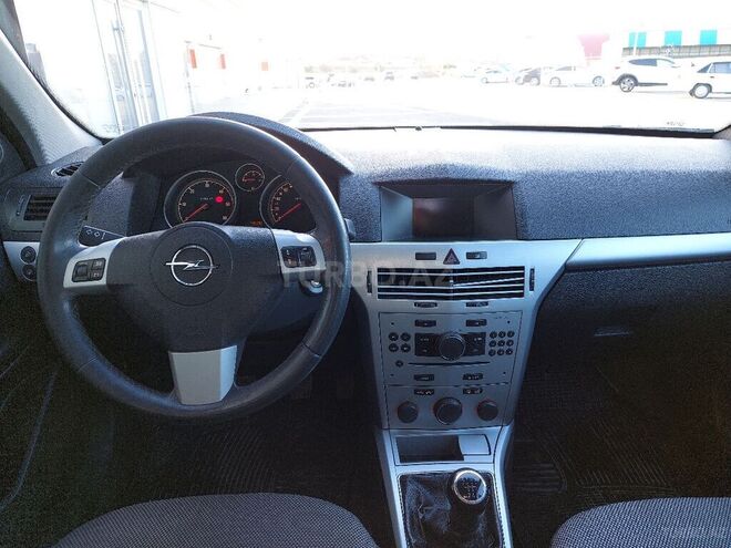 Opel Astra 2010, 157,000 km - 1.3 л - Bakı