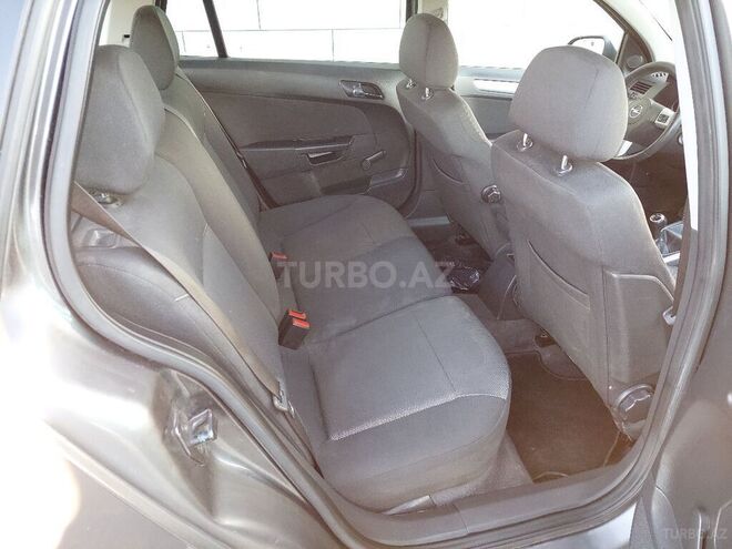 Opel Astra 2010, 157,000 km - 1.3 л - Bakı