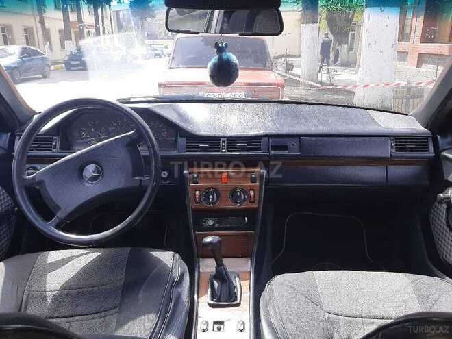Mercedes E 230 1990, 500,000 km - 2.3 l - Zaqatala