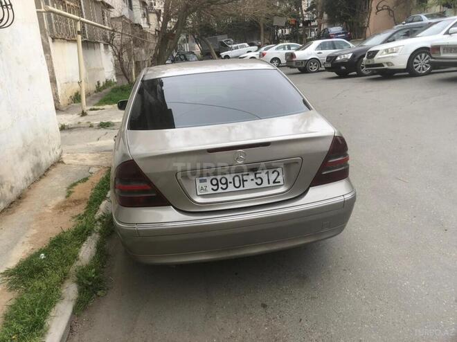 Mercedes C 220 2002, 240,000 km - 2.2 l - Bakı