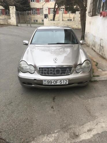 Mercedes C 220 2002, 240,000 km - 2.2 l - Bakı