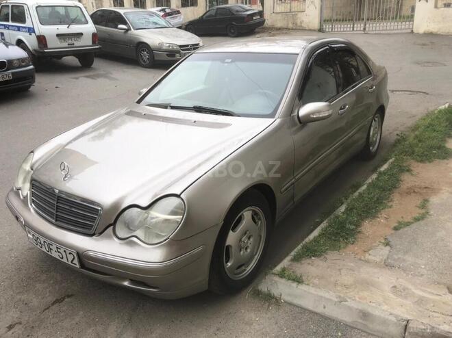 Mercedes C 220 2002, 240,000 km - 2.2 l - Bakı