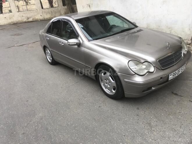 Mercedes C 220 2002, 240,000 km - 2.2 l - Bakı