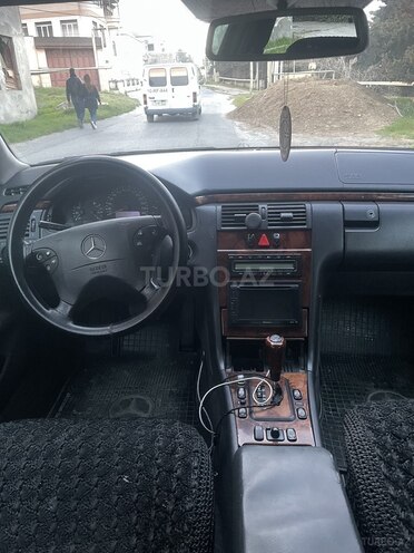 Mercedes E 220 1999, 370,000 km - 2.2 l - Bakı
