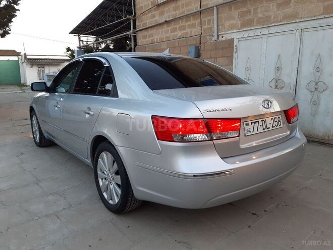 Hyundai Sonata 2008, 88,800 km - 2.0 l - Salyan