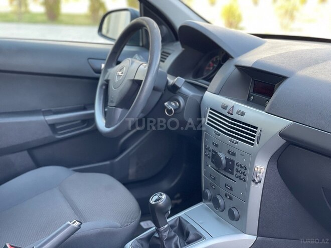 Opel Astra 2010, 174,000 km - 1.4 l - Bakı