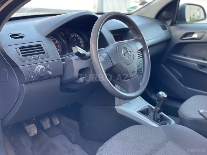 Opel Astra 2010, 174,000 km - 1.4 l - Bakı