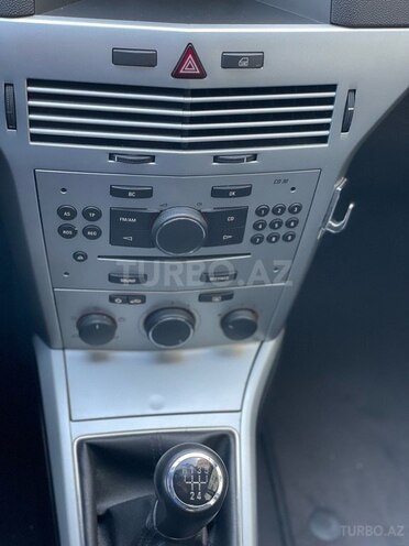 Opel Astra 2010, 174,000 km - 1.4 l - Bakı