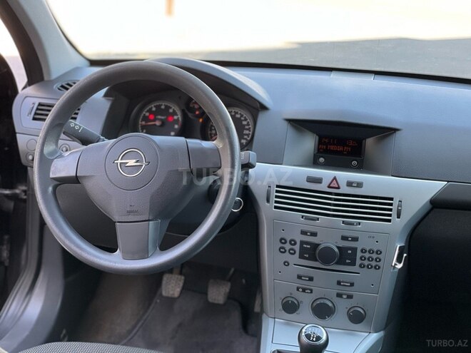 Opel Astra 2010, 174,000 km - 1.4 l - Bakı