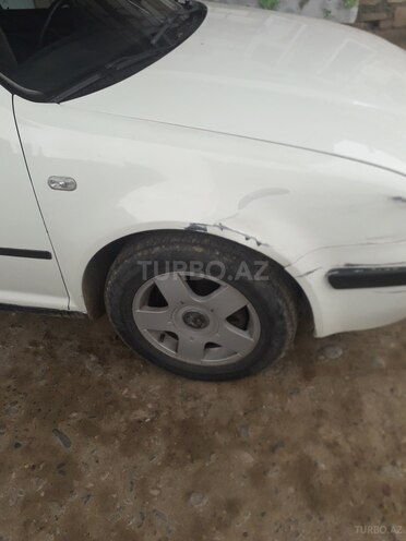 Volkswagen Polo 2002, 250,000 km - 1.8 l - Ağstafa