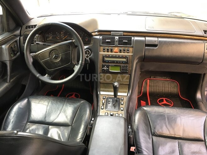 Mercedes E 320 1996, 241,041 km - 3.2 л - Sumqayıt