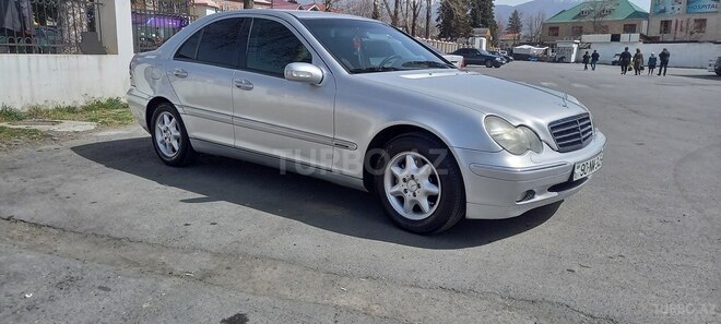 Mercedes C 220 2001, 444,386 km - 2.2 l - Zaqatala