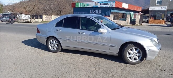 Mercedes C 220 2001, 444,386 km - 2.2 l - Zaqatala