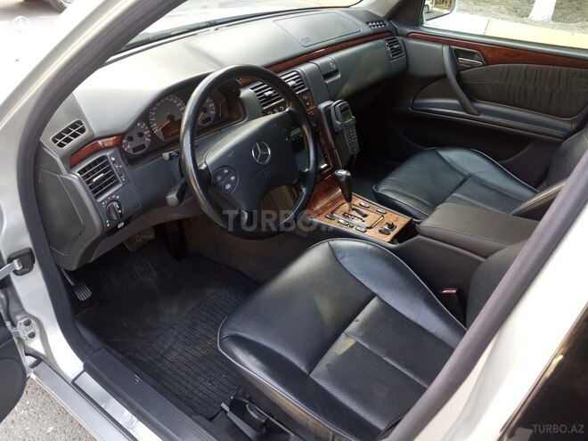 Mercedes E 280 1999, 215,000 km - 2.8 l - Sumqayıt