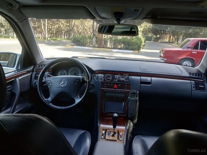 Mercedes E 280 1999, 215,000 km - 2.8 l - Sumqayıt
