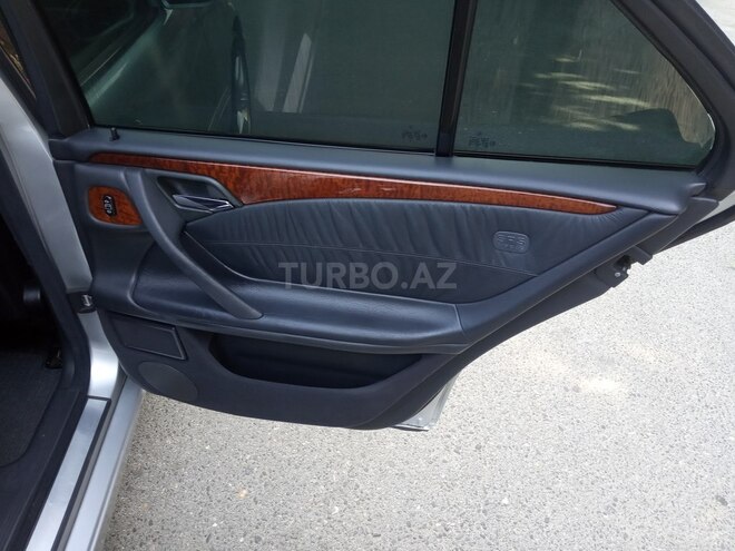 Mercedes E 280 1999, 215,000 km - 2.8 l - Sumqayıt