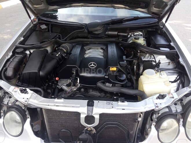 Mercedes E 280 1999, 215,000 km - 2.8 l - Sumqayıt
