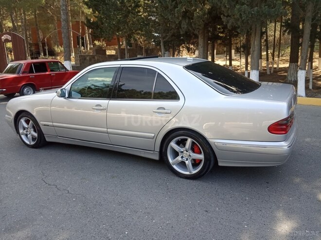 Mercedes E 280 1999, 215,000 km - 2.8 l - Sumqayıt