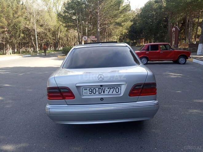 Mercedes E 280 1999, 215,000 km - 2.8 l - Sumqayıt