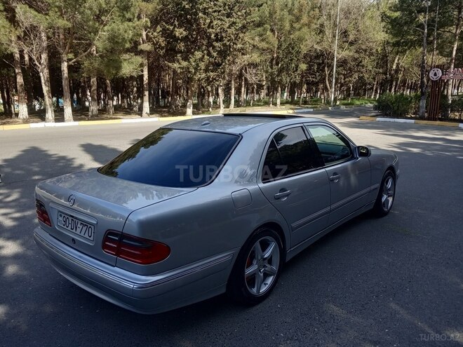 Mercedes E 280 1999, 215,000 km - 2.8 l - Sumqayıt