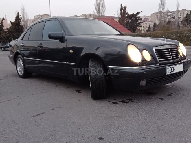 Mercedes E 280 1999, 290,495 km - 2.8 l - Bakı