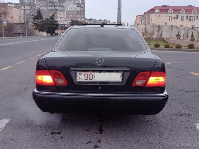 Mercedes E 280 1999, 290,495 km - 2.8 l - Bakı