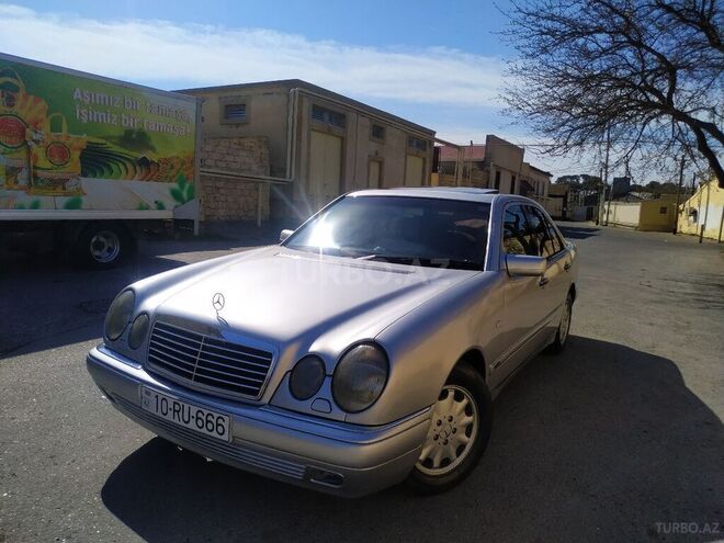 Mercedes E 230 1996, 419,000 km - 2.3 l - Bakı