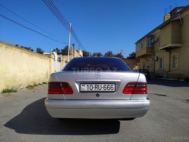 Mercedes E 230 1996, 419,000 km - 2.3 l - Bakı
