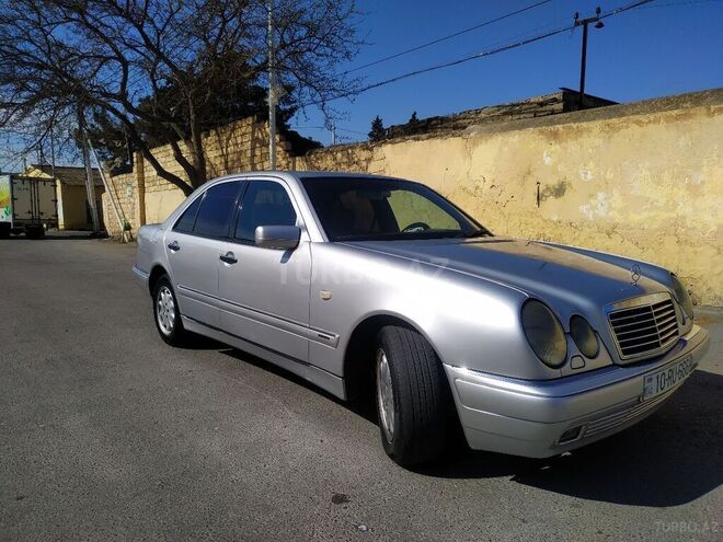 Mercedes E 230 1996, 419,000 km - 2.3 l - Bakı