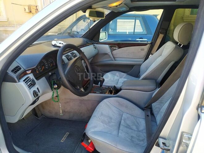Mercedes E 230 1996, 419,000 km - 2.3 l - Bakı