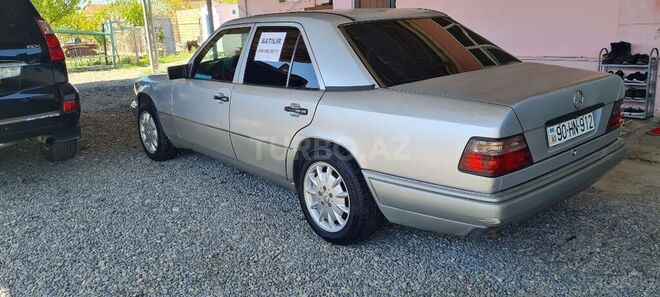 Mercedes E 200 1994, 387,653 km - 2.0 l - Füzuli