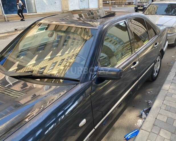 Mercedes E 230 1997, 448,000 km - 2.3 л - Bakı