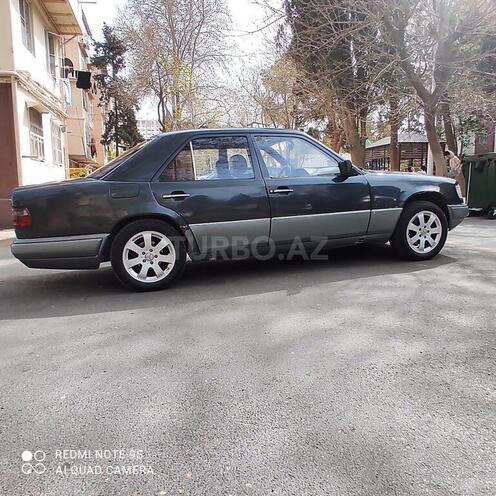Mercedes E 200 1995, 420,000 km - 2.0 l - Bakı