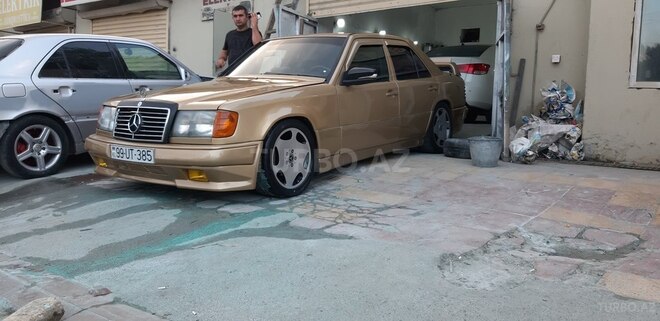 Mercedes E 200 1988, 350,000 km - 2.0 l - Bakı