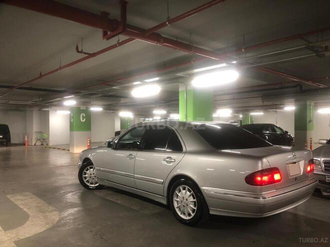 Mercedes E 240 2001, 190,896 km - 2.4 л - Bakı