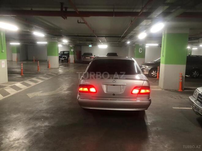 Mercedes E 240 2001, 190,896 km - 2.4 л - Bakı