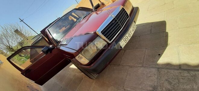 Mercedes 190 1990, 300,000 km - 1.8 l - Neftçala
