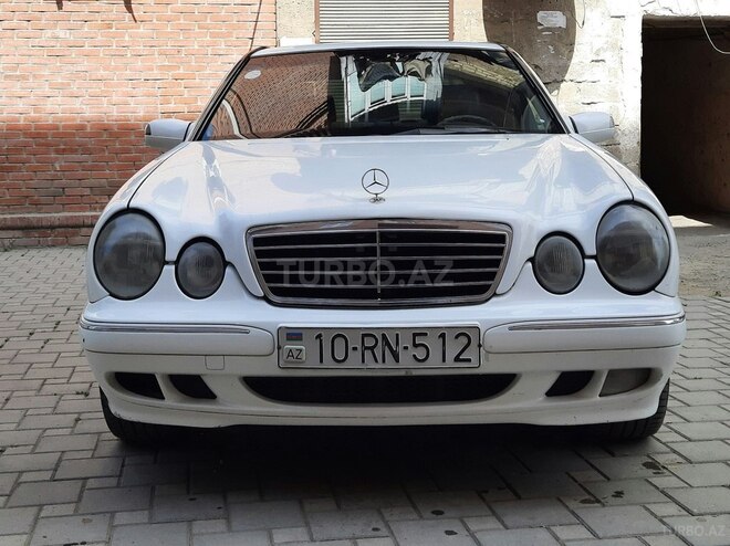 Mercedes E 220 2001, 210,000 km - 2.2 l - Gəncə