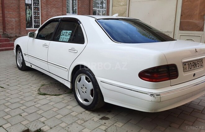 Mercedes E 220 2001, 210,000 km - 2.2 l - Gəncə