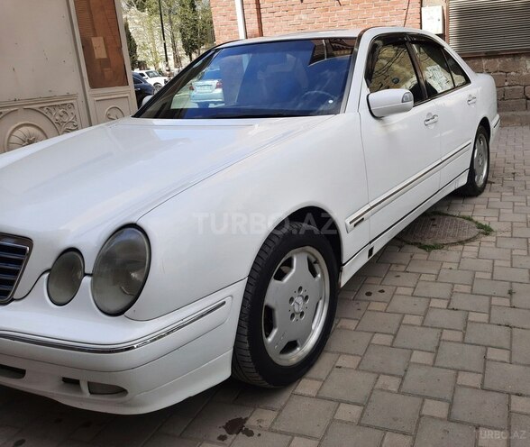 Mercedes E 220 2001, 210,000 km - 2.2 l - Gəncə