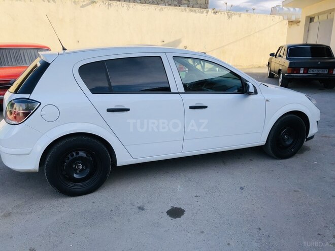 Opel Astra 2009, 190,000 km - 1.4 l - Gəncə