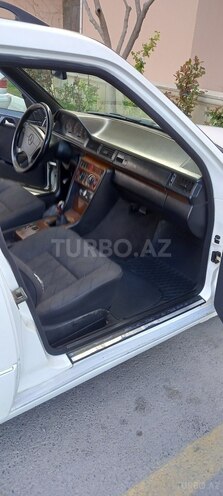Mercedes E 300 1994, 423,654 km - 3.0 л - Xırdalan