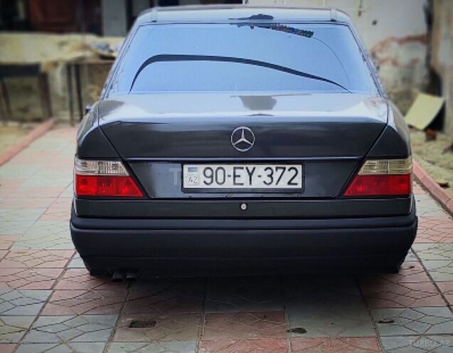 Mercedes E 260 1988, 448,600 km - 2.6 л - Sumqayıt